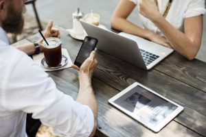 Comment capter l’attention dès les premières secondes d’un appel